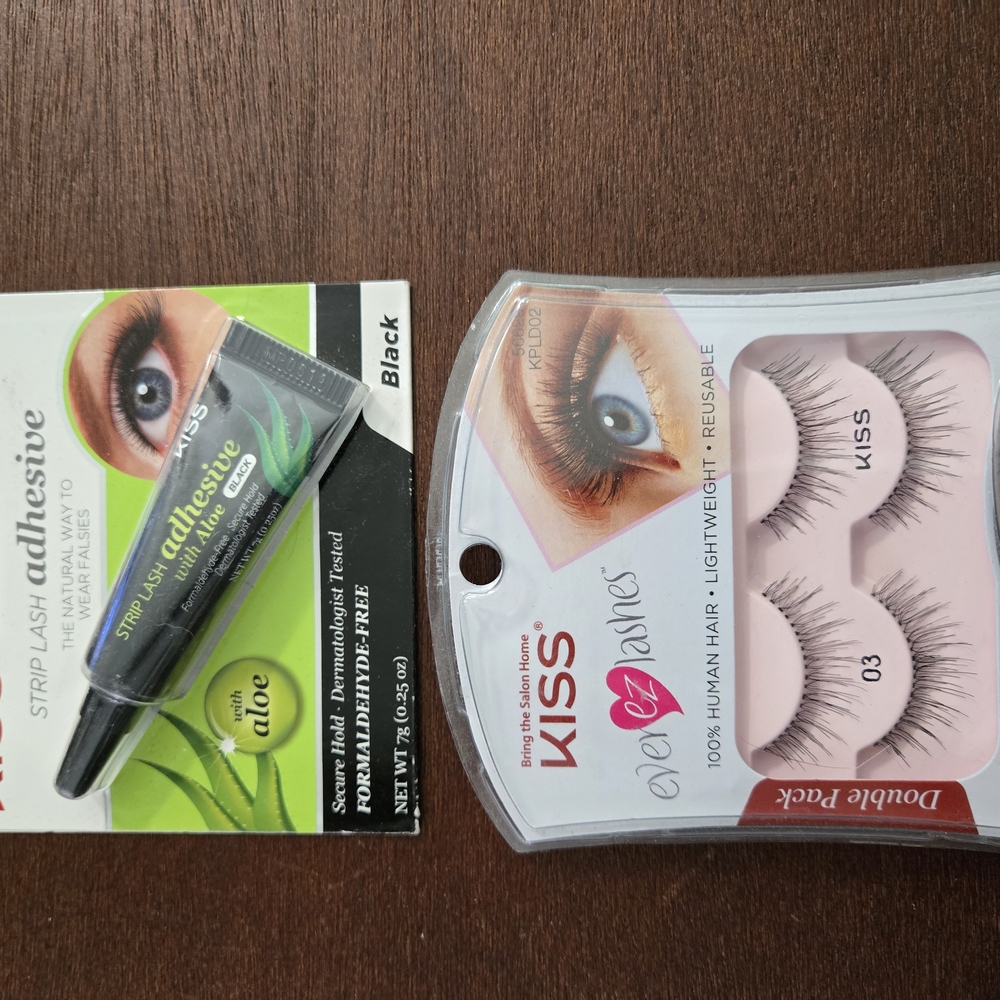 Makeup and Beauty Set with Eyelash Curler and Adhesive - Picture 10 of 15